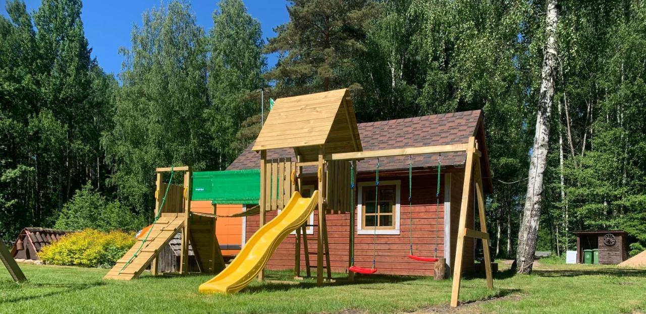 Atsikivi Puhketalu Hotell Häädemeeste Exteriör bild