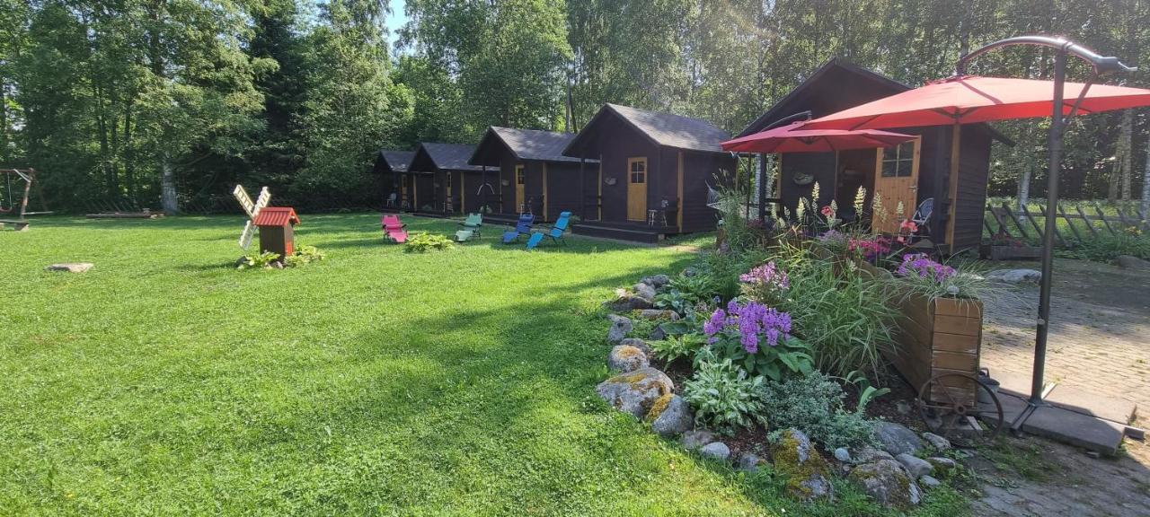 Atsikivi Puhketalu Hotell Häädemeeste Exteriör bild