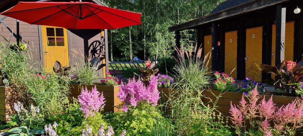 Atsikivi Puhketalu Hotell Häädemeeste Exteriör bild
