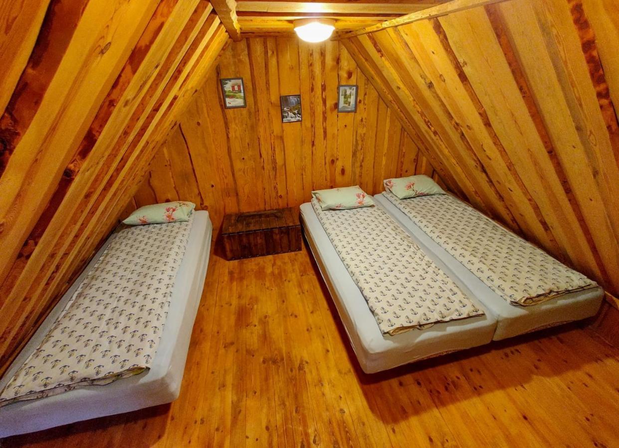 Atsikivi Puhketalu Hotell Häädemeeste Exteriör bild