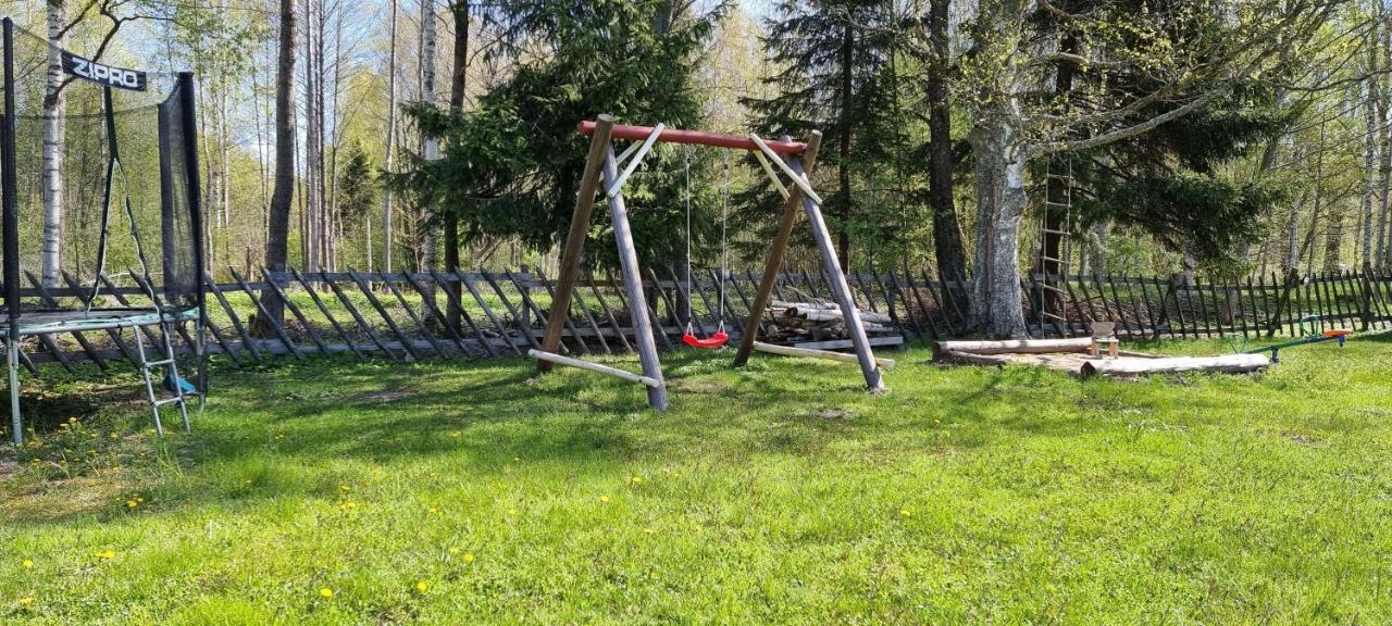 Atsikivi Puhketalu Hotell Häädemeeste Exteriör bild